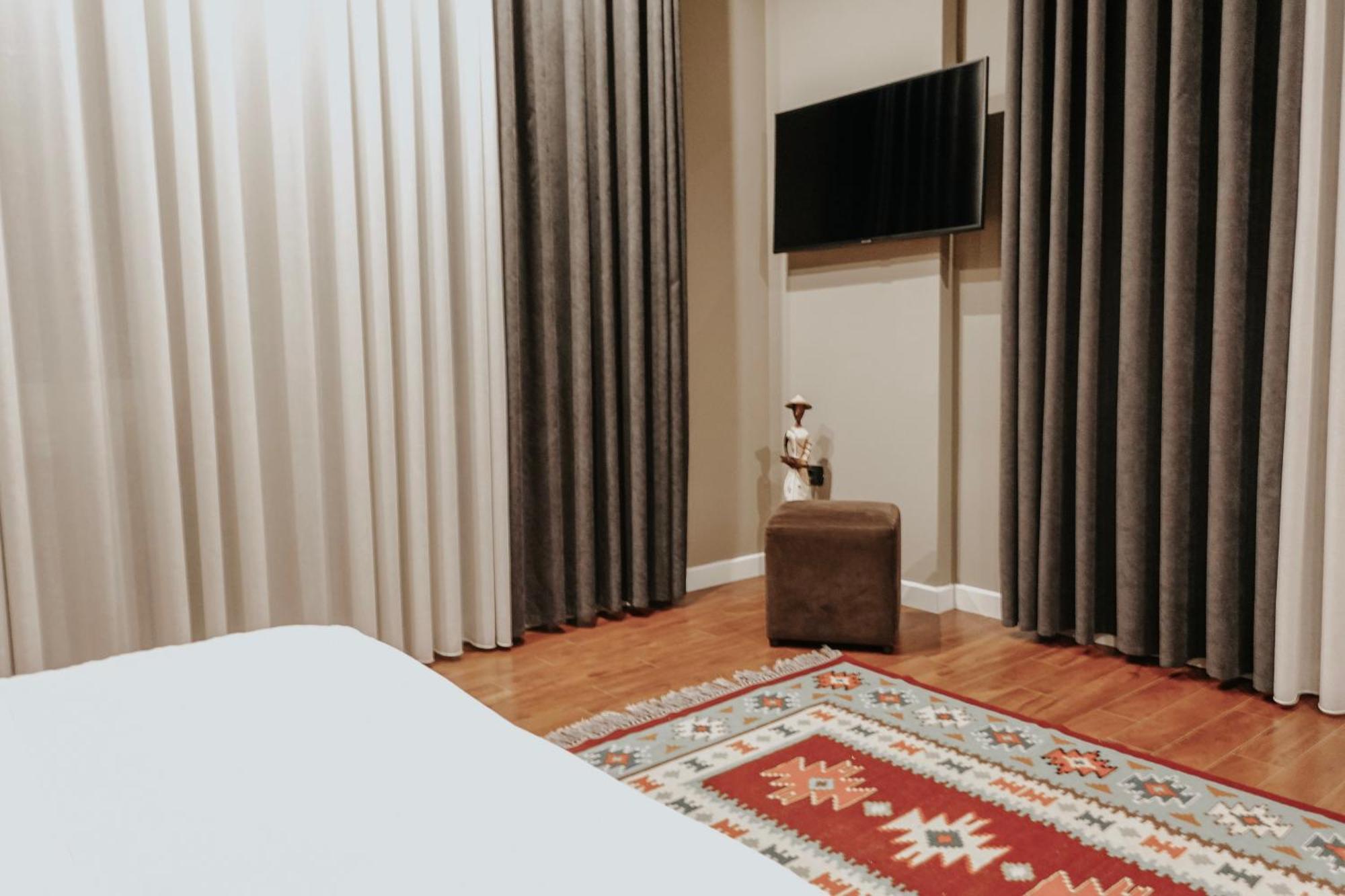 Residenza Monun Boutique Hotel Tirana Exteriör bild
